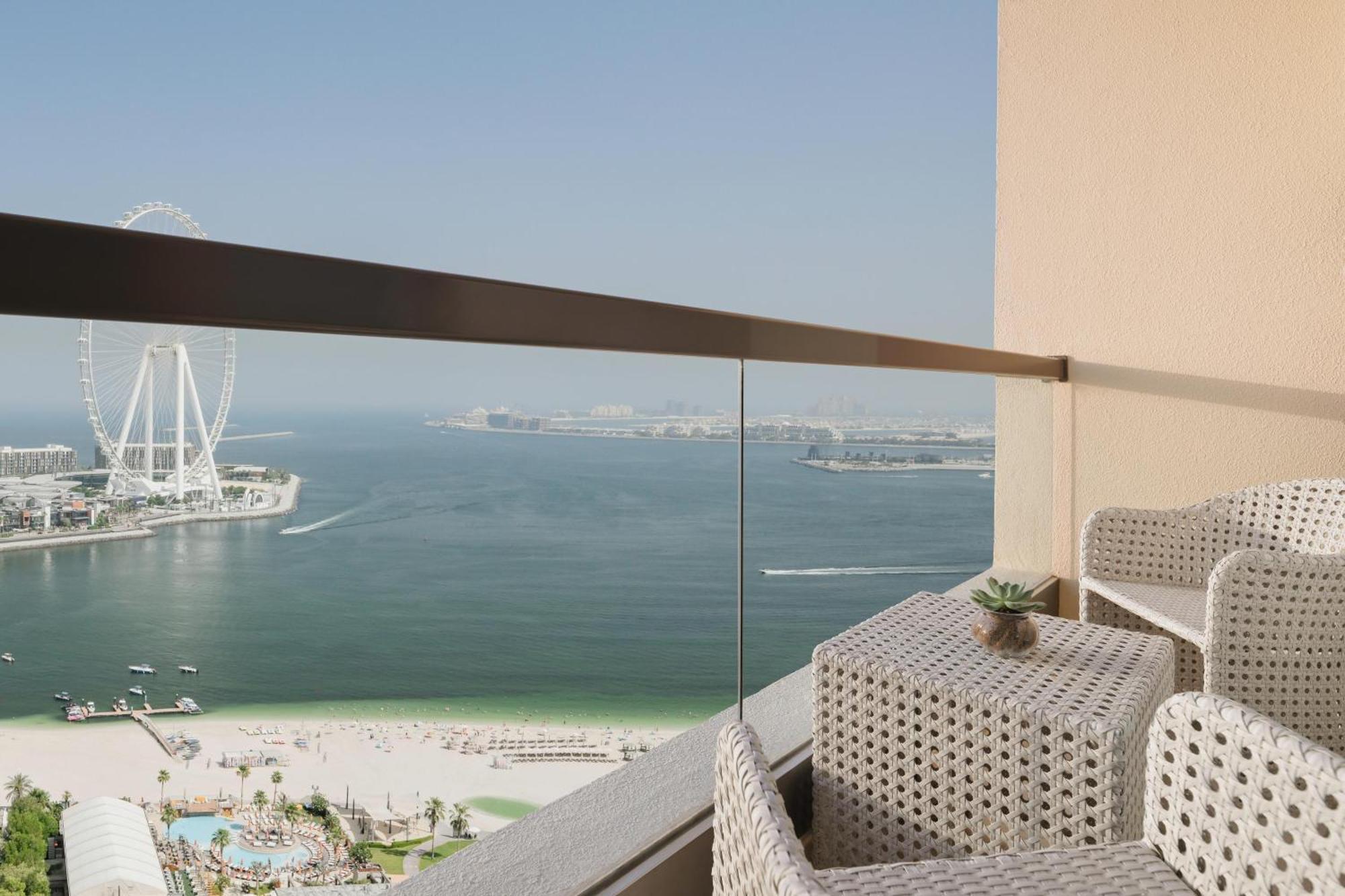 Zimmer mit Blick auf das Ain Dubai – direkter Meerblick und Balkon