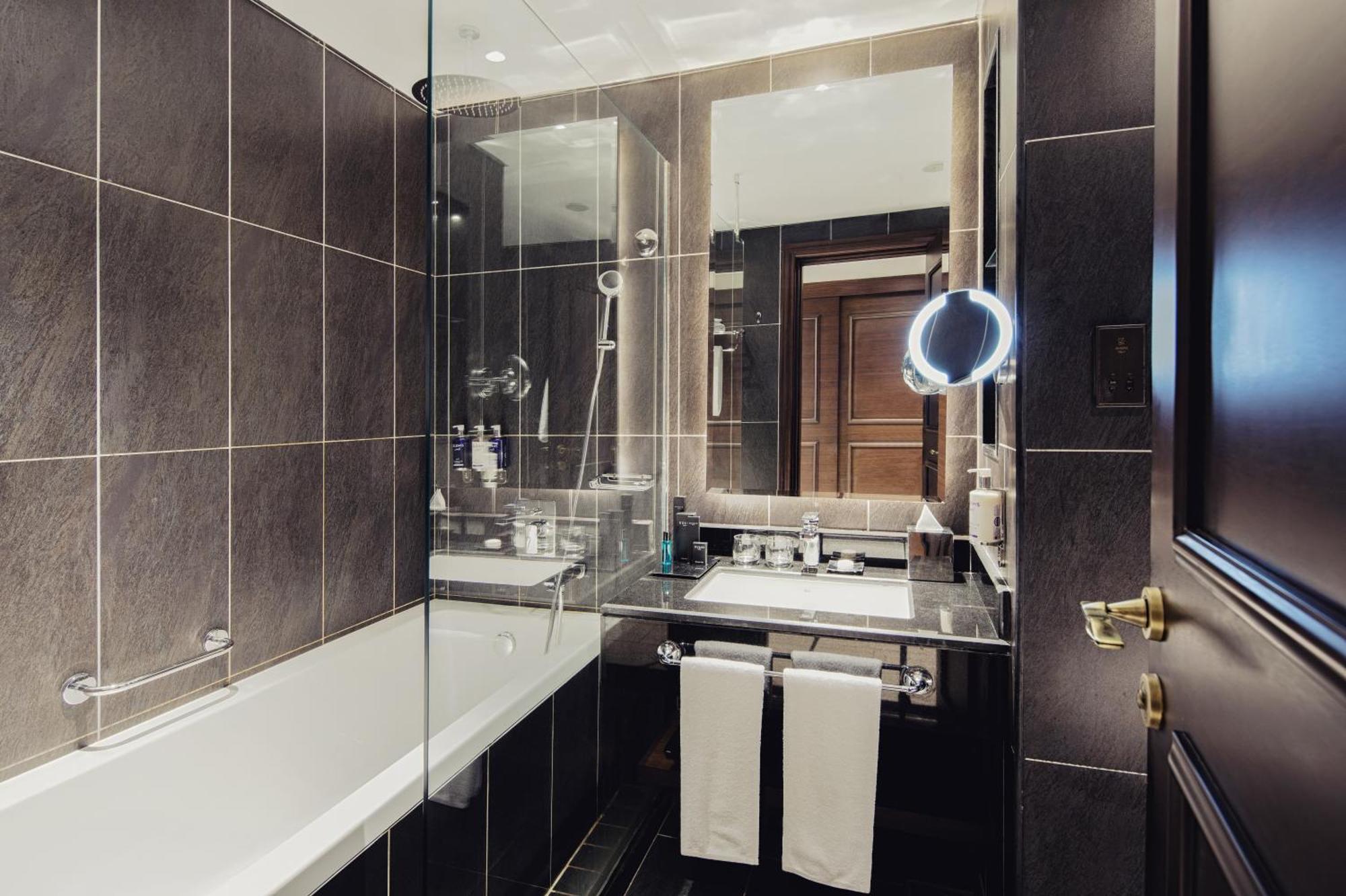 Habitación Premium en una playa privada, con piscina infinita y acceso al Lazy River y al club infantil